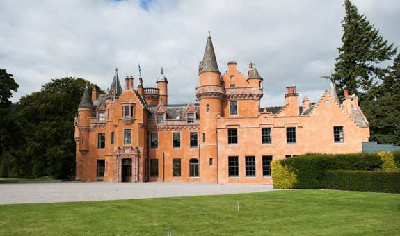 Aldourie Castle